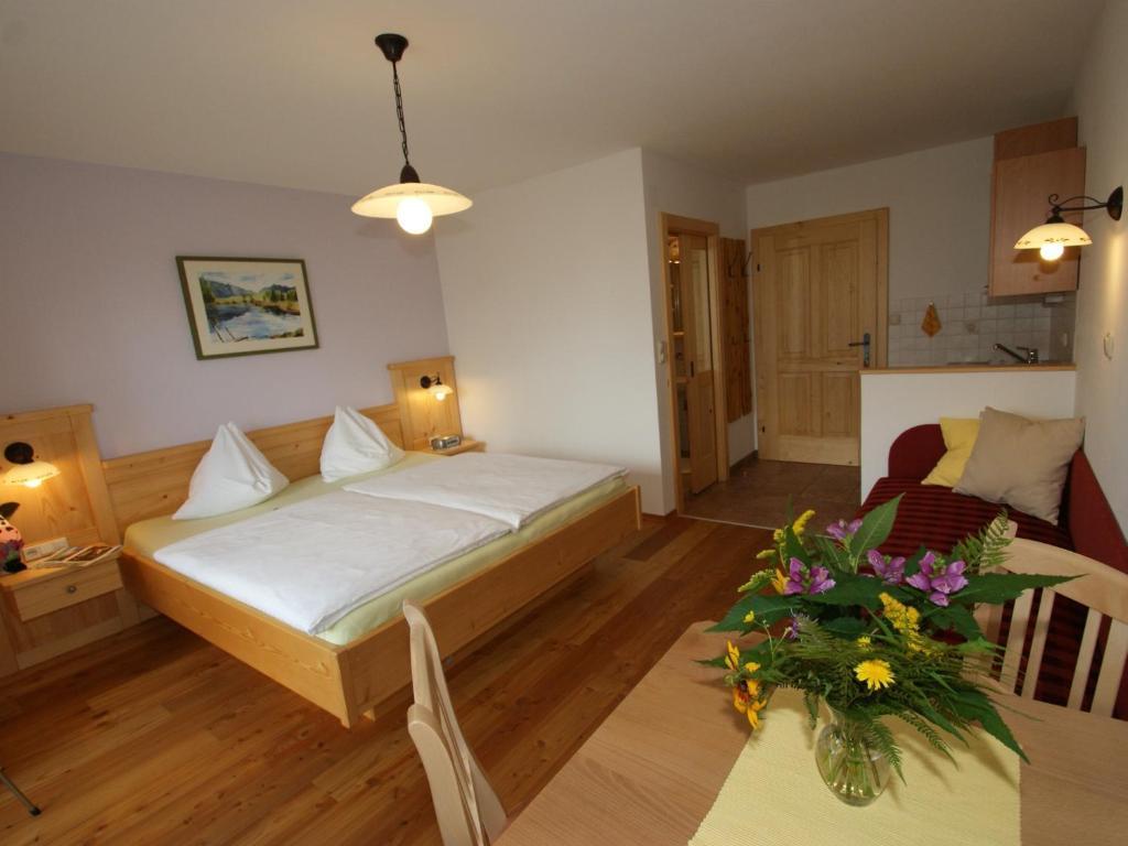Biobauernhof Nussbaumer Nussdorf am Attersee Room photo